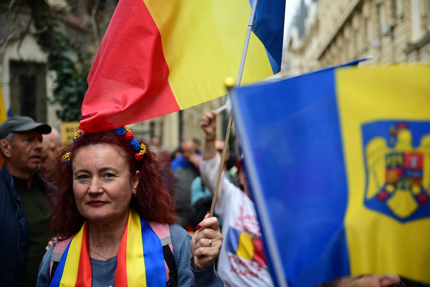 Românii se mândresc cu țara lor, dar sunt puțini cei care văd un viitor bun pentru copiii lor aici (sondaj)
