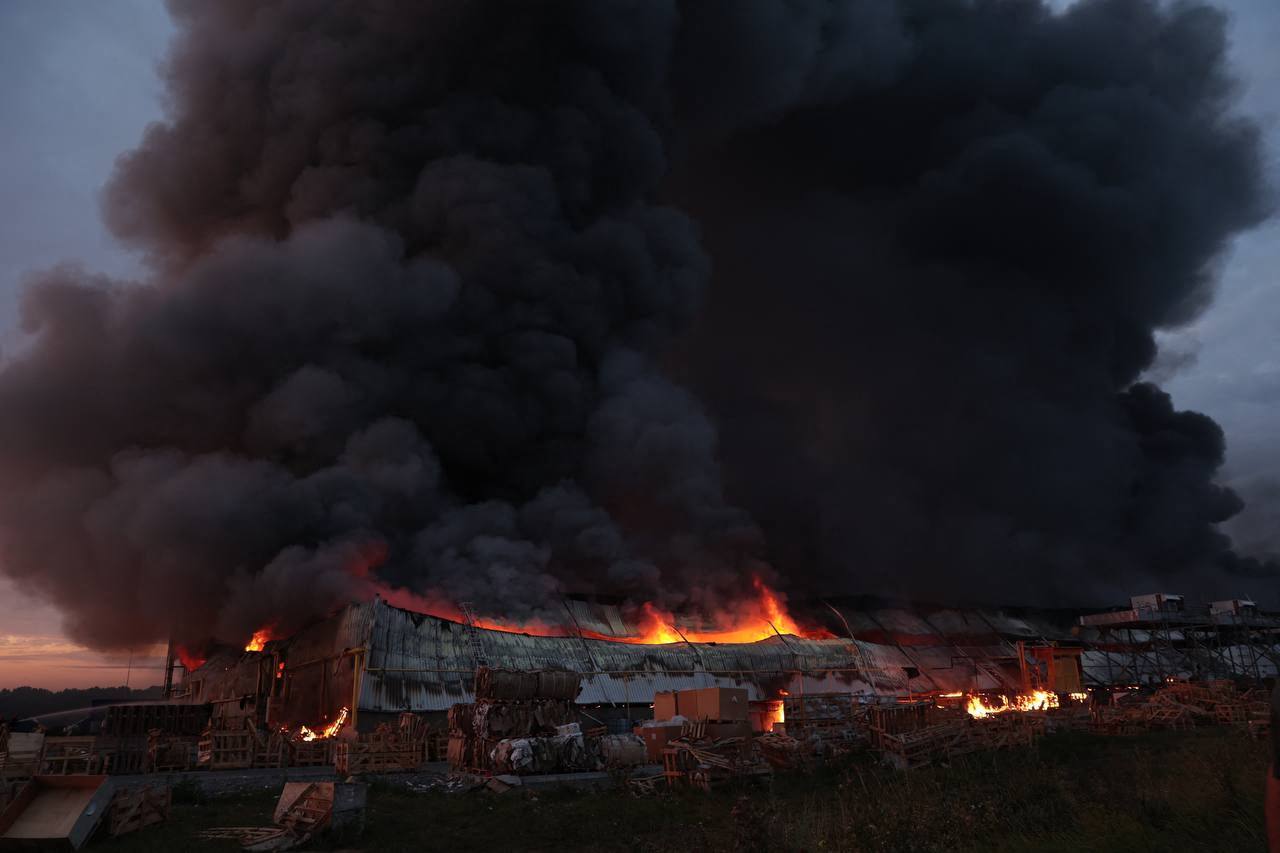 Polonia acuză Rusia că a atacat cu drone o fabrică poloneză de parchet din Ucraina. Mai mulți răniți grav