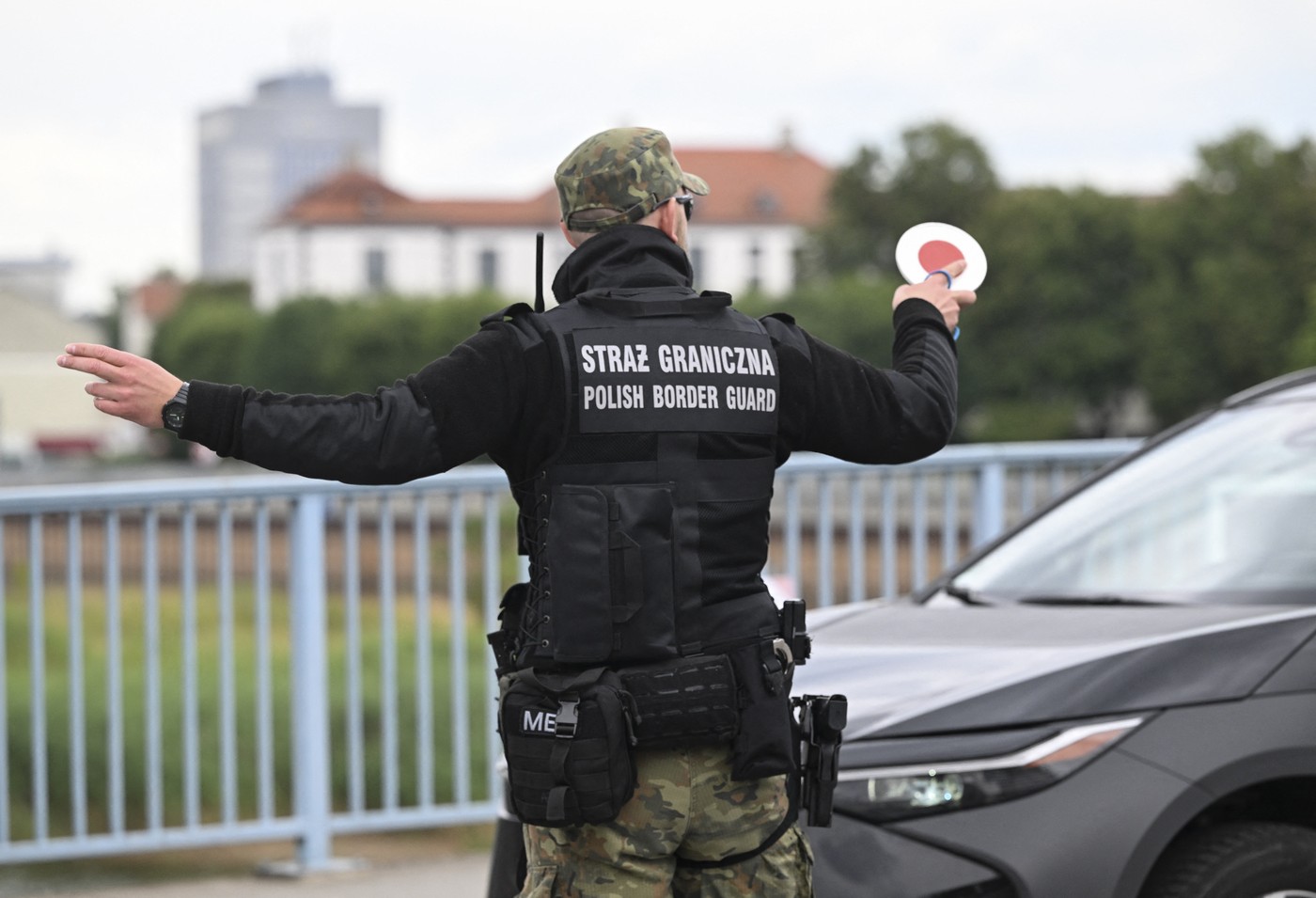 Polonia a expulzat 13 cetățeni din Republica Moldova. Ce motive au avut autoritățile de la Varșovia