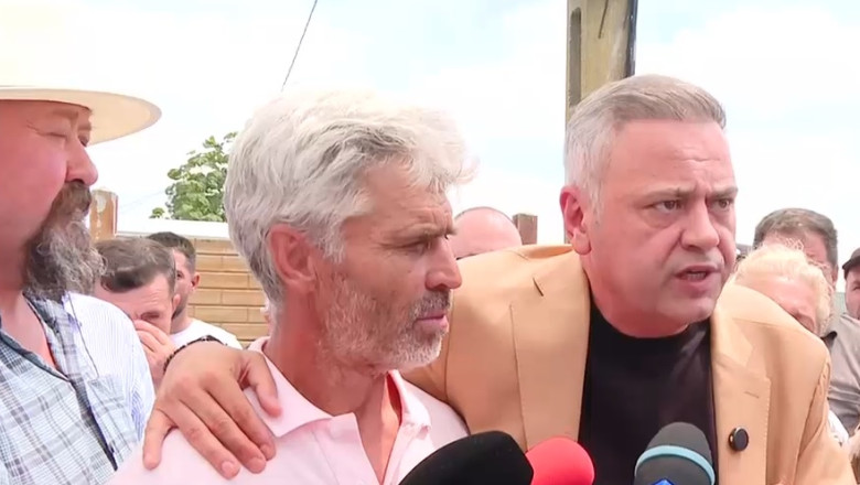 VIDEO  Ceartă pe apa Dâmboviței. Ministrul Agriculturii, discuții cu fermierii din Lungulețu. Precizările „Apelor Române” și ale „Apa Nova”
