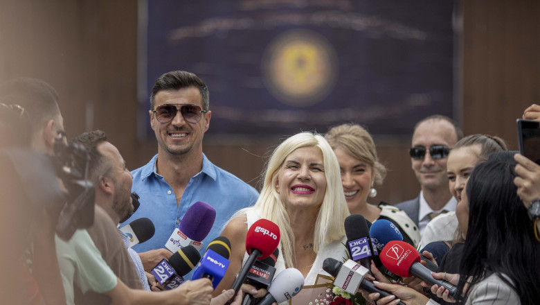 Elena Udrea, la ieșirea din penitenciar.