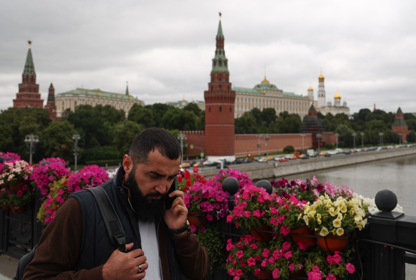 Rușii vor fi amendați pentru căutările de conținut „extremist” pe internet. Noua lege stârnește reacții și la Kremlin