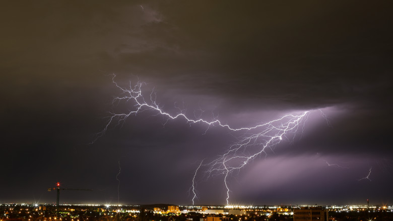 VIDEO  Ce urmează după furtunile violente din țară. Meteorologii anunță vreme instabilă în weekend