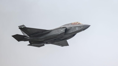Cosford, UK. 8 June 2025. The F-35B Lightning performs at RAF Cosford Airshow 2025. Credit: Benjamin Wareing/Alamy Live News