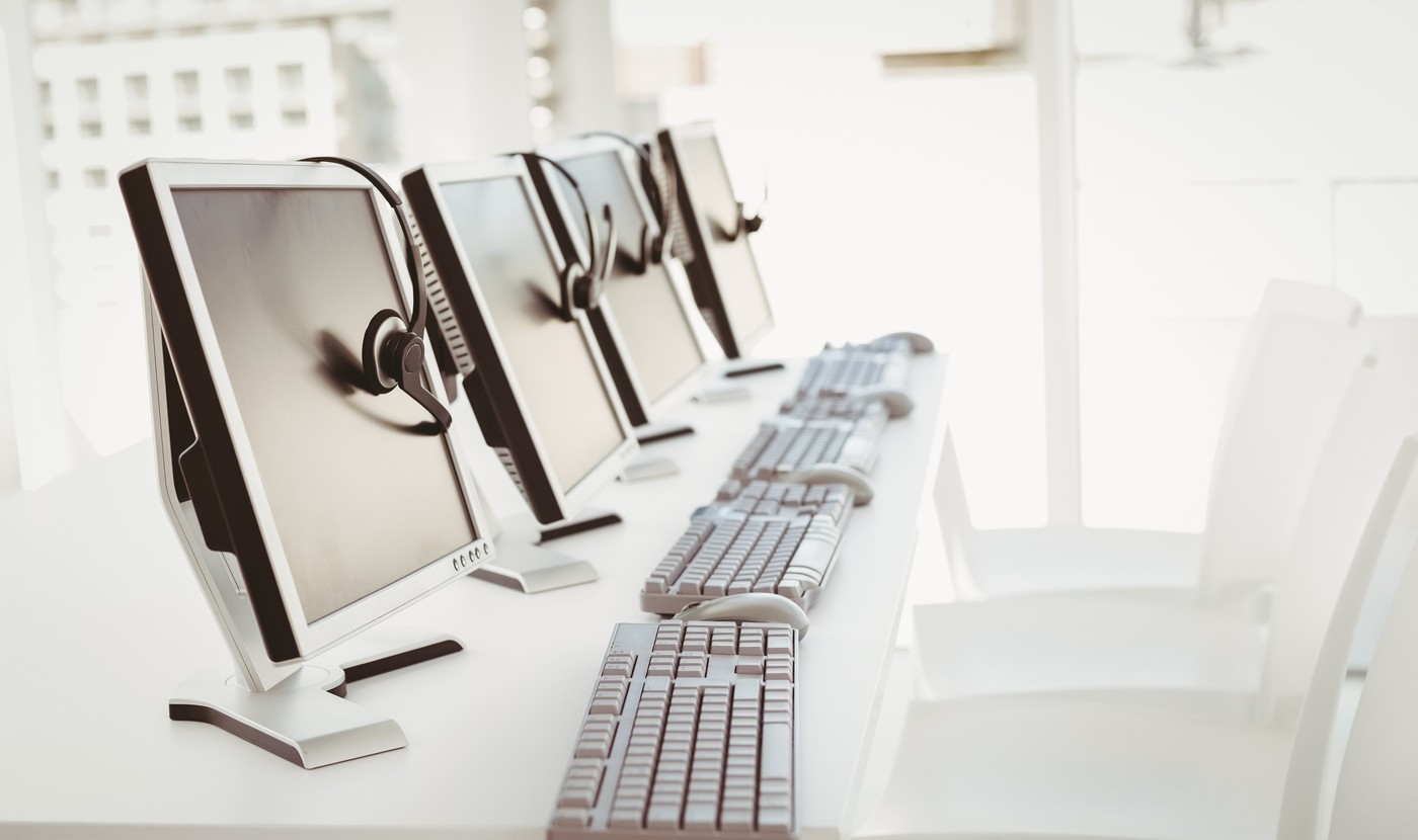 DIICOT: 13 persoane au fost reținute iar 250 sunt anchetate într-un dosar de înșelătorie prin call-center-uri