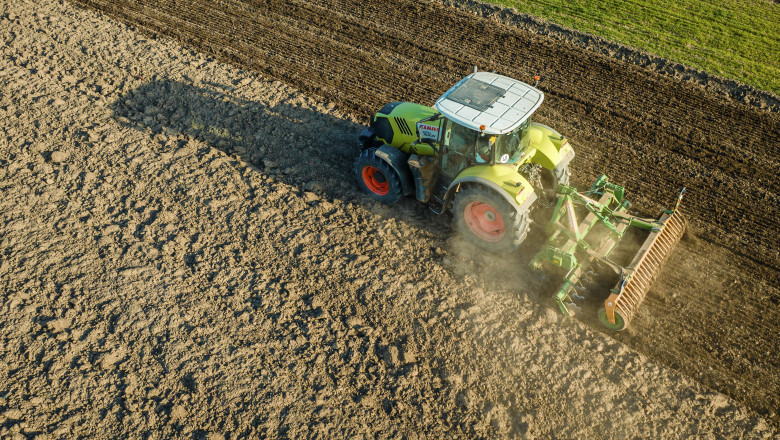  MAE: România urmăreşte protejarea agricultorilor români simultan cu continuarea sprijinului pentru Ucraina 