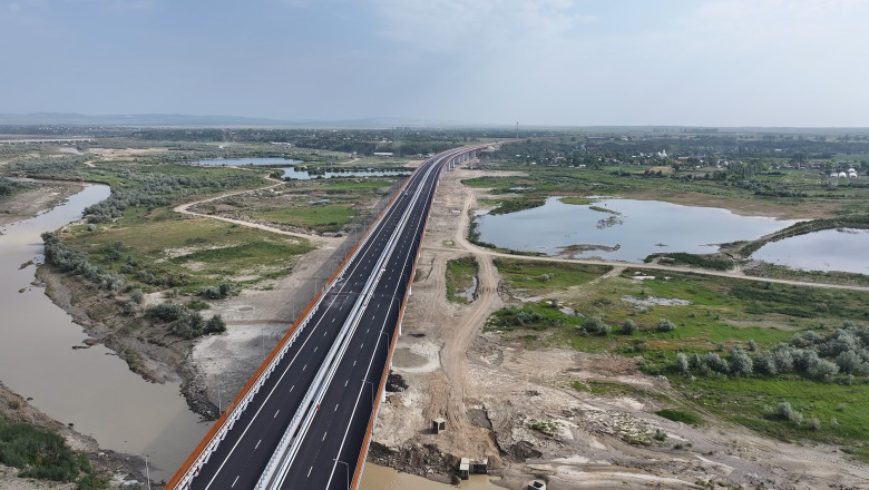   Video&Foto  Autostrada Moldovei A7: Al doilea cel mai lung pod rutier din România, deschis circulaţiei 