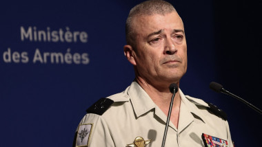 Thierry Burkhard, șeful Statului Major francez, în conferința de presă. Foto: Profimedia