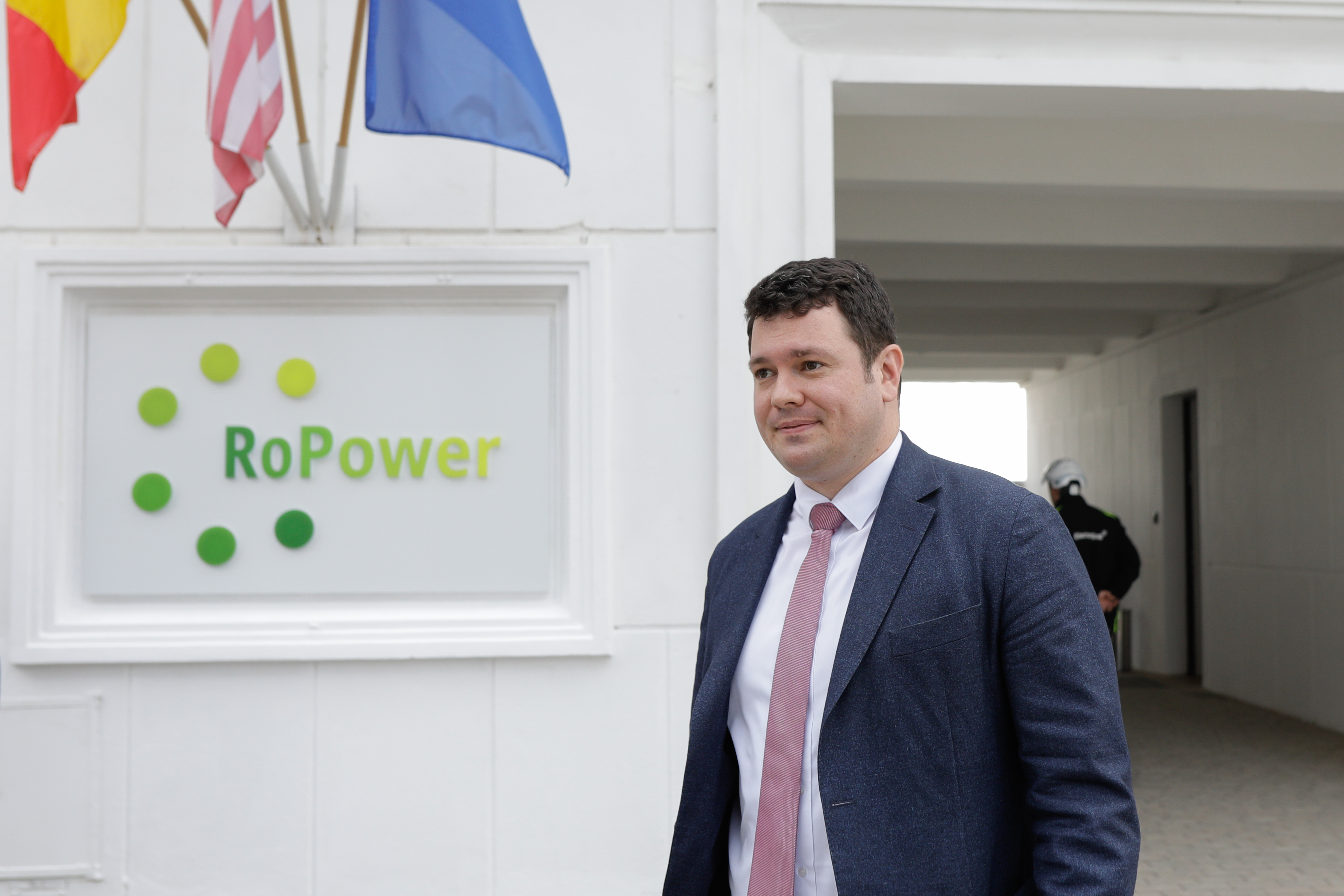 Șeful Nuclearelectrica a anunțat că donează statului 20% din salariu „pentru inițiative relevante în acest domeniu”