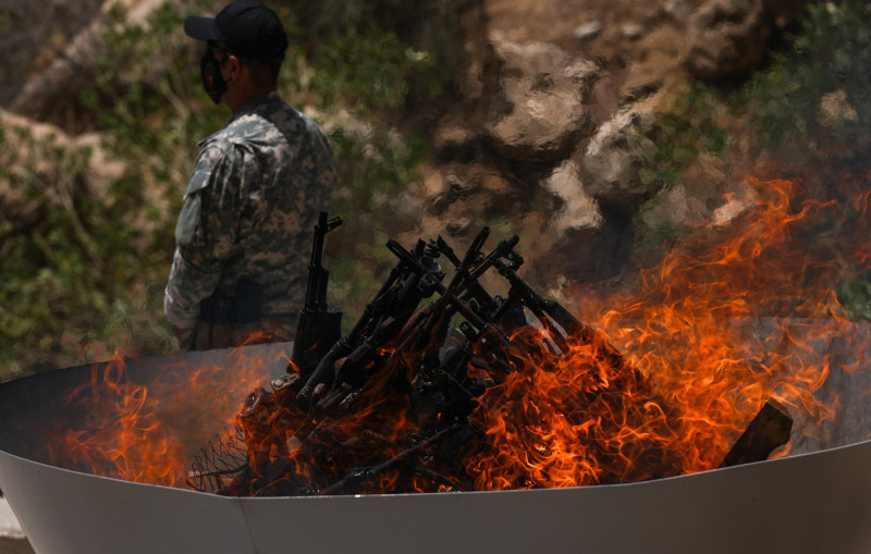 First group of PKK destroy weapons in northern Iraq