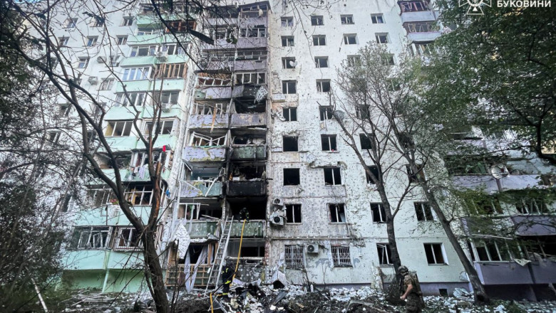 Consecințele atacului rusesc în Cenăuți. Foto- armata ucraineană:X