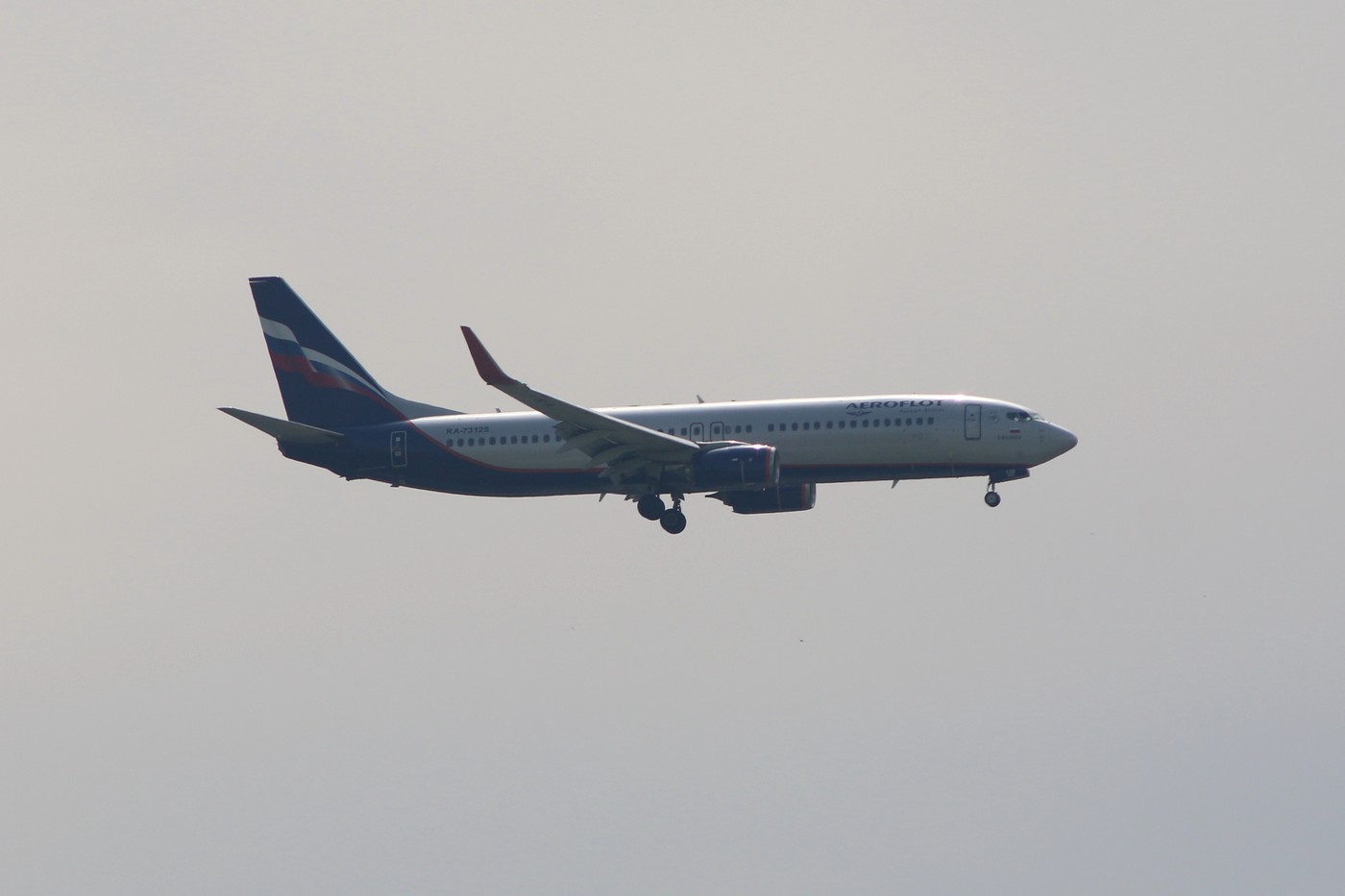 Rusia era cât pe ce să doboare un avion civil, după ce l-a confundat cu o dronă ucraineană. Avionul a suferit avarii