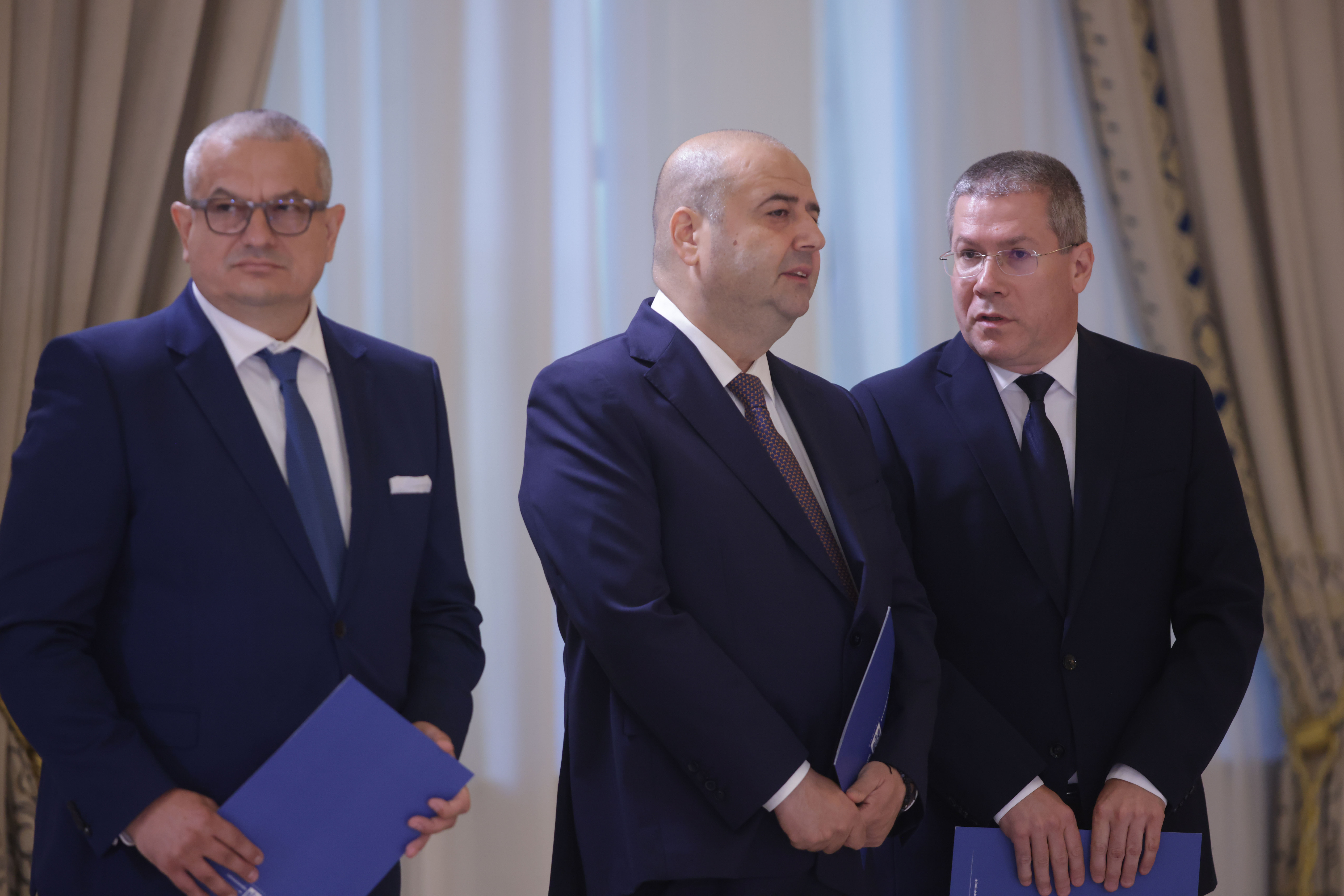 Trei noi judecători la Curtea Constituţională au depus azi jurământul în fața președintelui Nicușor Dan