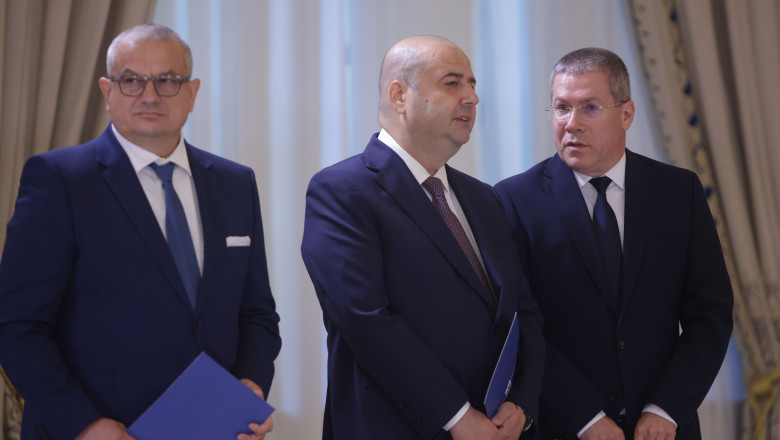 VIDEO&FOTO  Trei noi judecători la Curtea Constituţională au depus jurământul la Cotroceni. Cum va fi ales președintele CCR și e cine e favorit