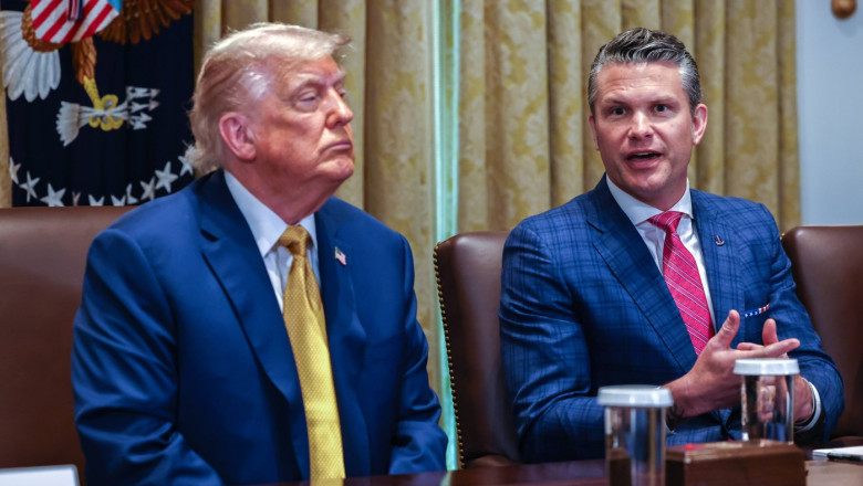 Trump l-a numit pe secretarul Apărării, Pete Hegseth, „ministru de război”, deși această funcție a fost desființată încă din 1947