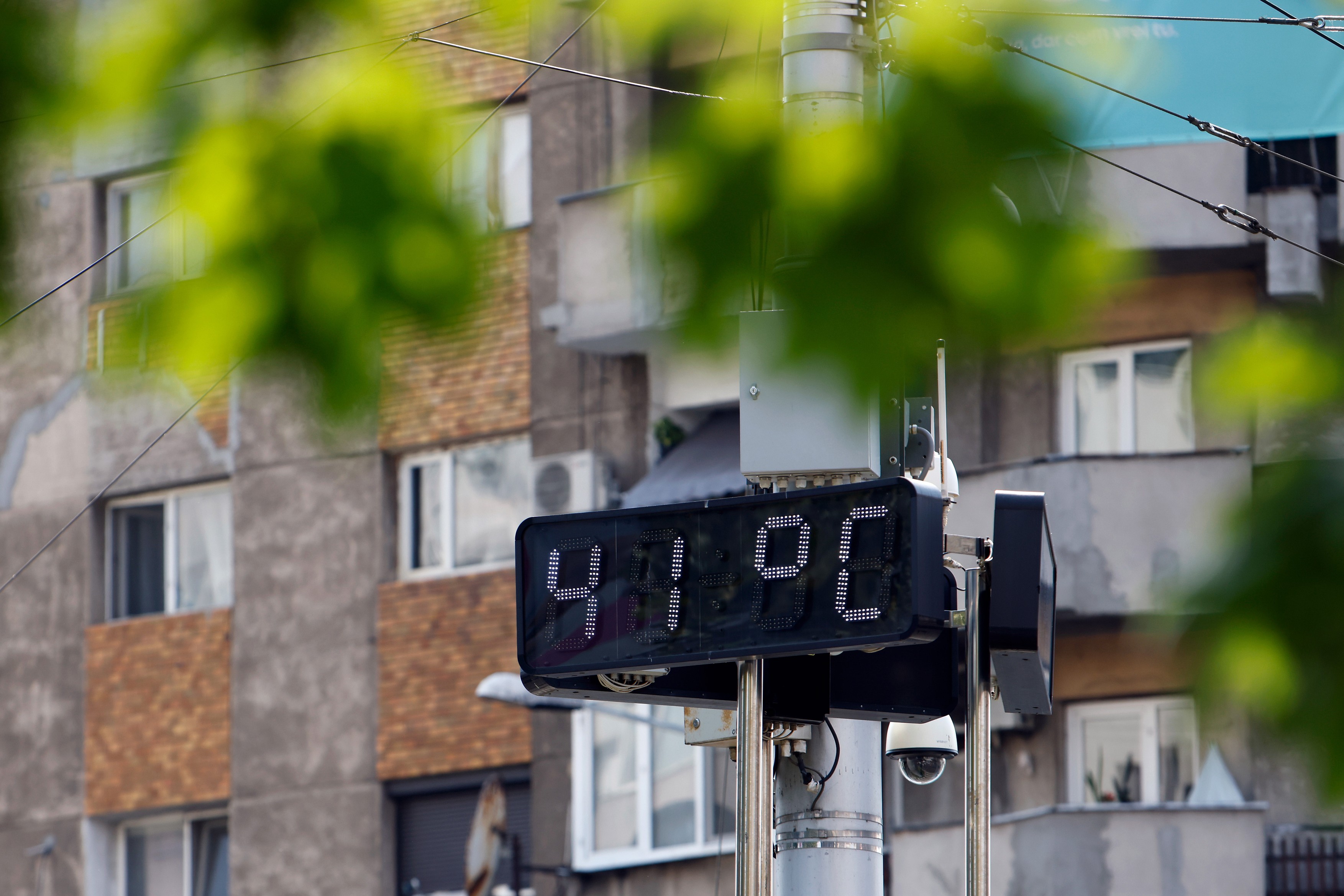 Caniculă extremă în România. Avertisment ANM: sâmbătă ar putea fi cea mai fierbinte zi: 42°C la umbră. Ce urmează după valul de căldură