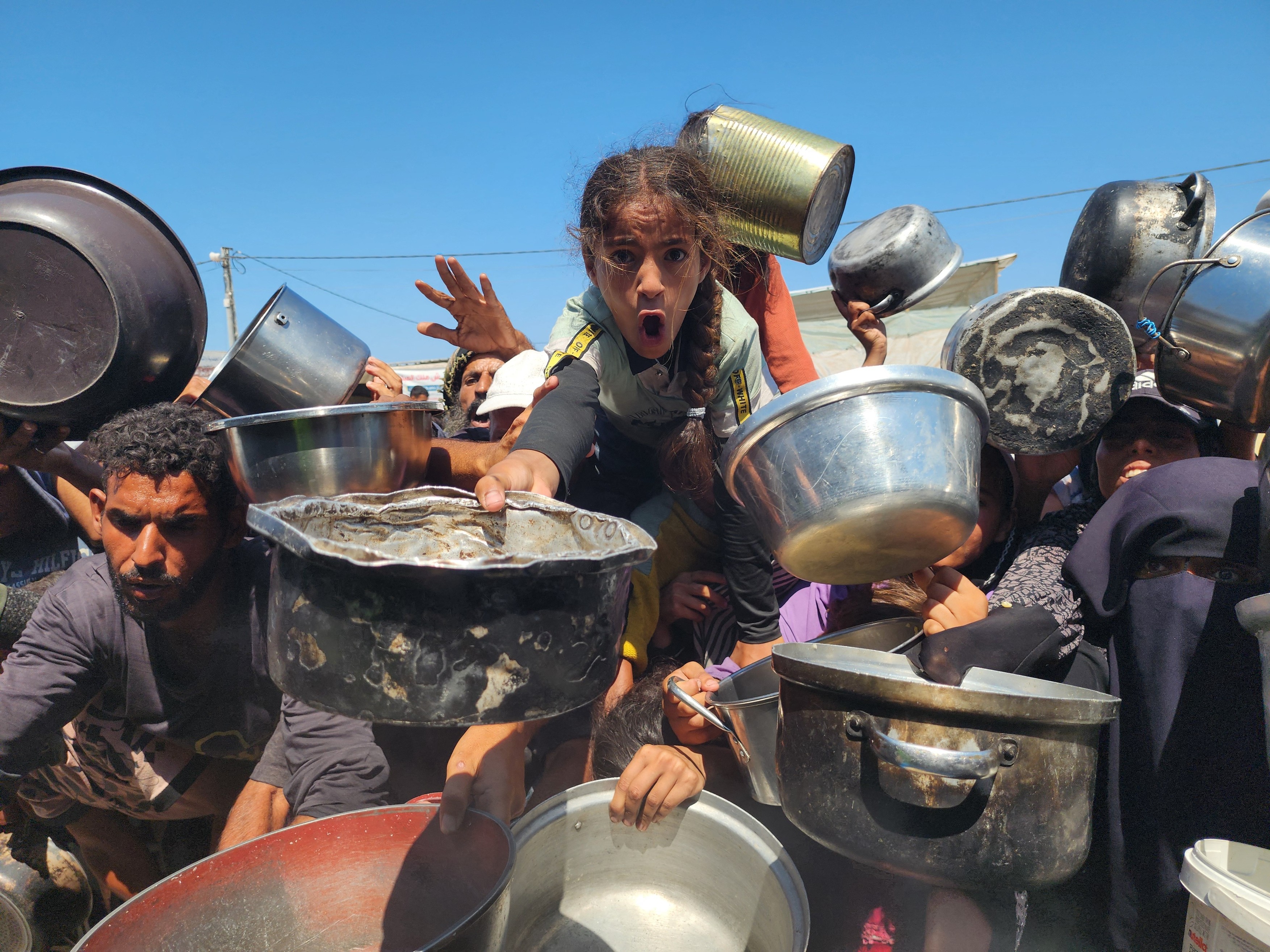 Marea Britanie se pregătește să trimită ajutor umanitar în Fâșia Gaza pe cale aeriană și să evacueze copii care au nevoie de tratament