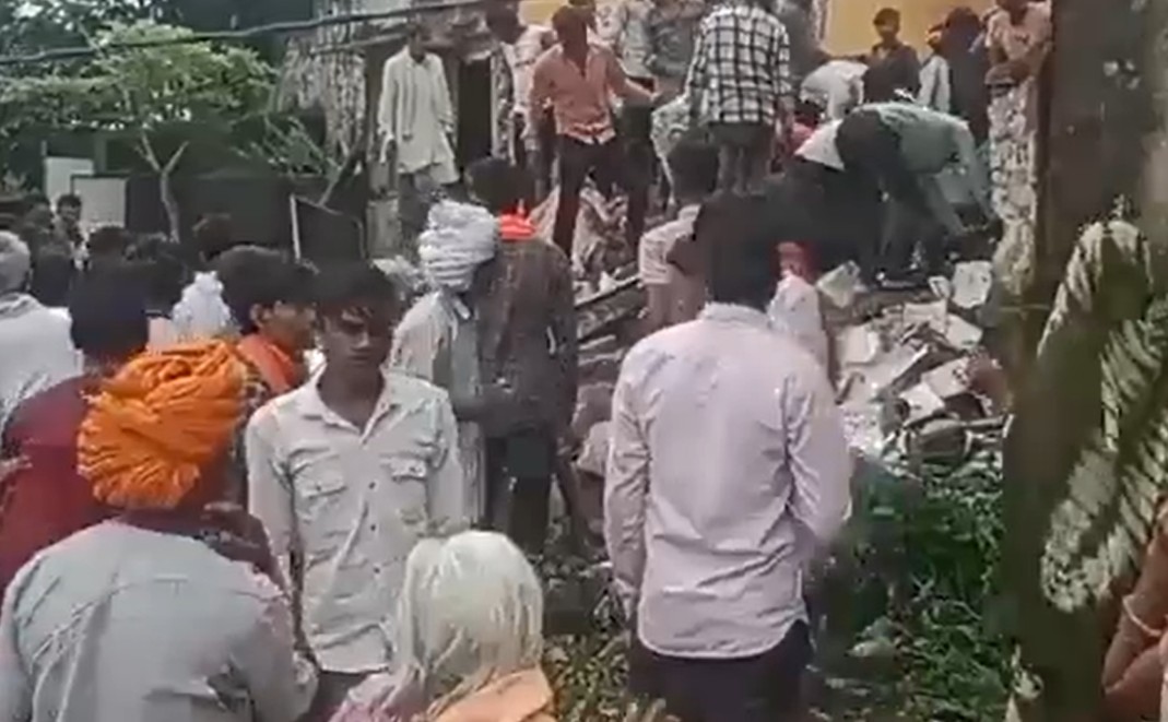 Tragedia în India: 7 copii au murit și alți 26 au fost răniți după ce o școală s-a prăbușit