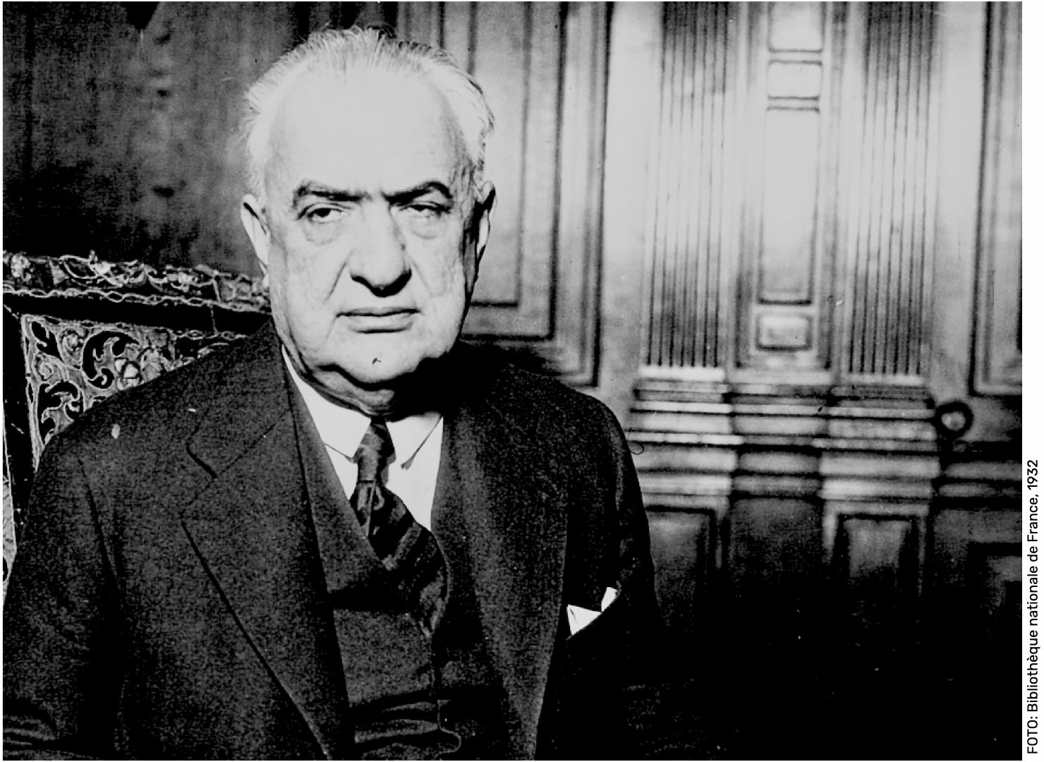 Constantin Argetoianu: „Politica - o metodă prin care permiți oamenilor să trăiască împreună fără ca să-și spargă unul altuia capul”