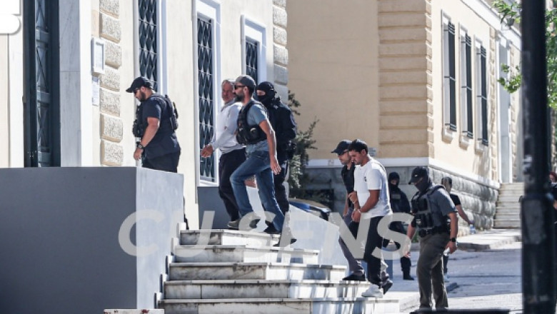 Vladimir Plahotniuc şi Constantin Ţuţu au fost aduşi în cătuşe la instanţa din Grecia