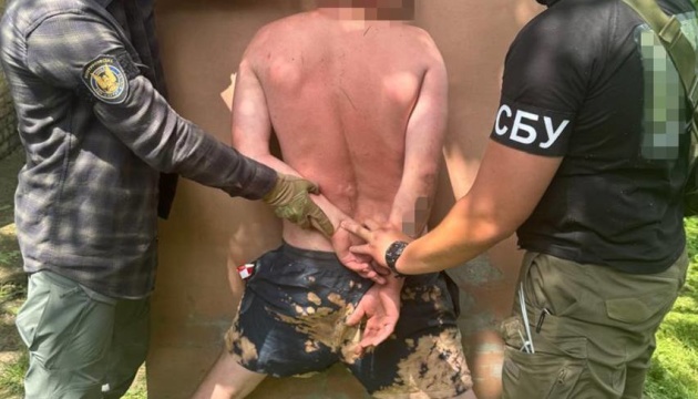 Momentul în care un agent FSB care pregătea un atac terorist este arestat de Serviciului de Securitate al Ucrainei