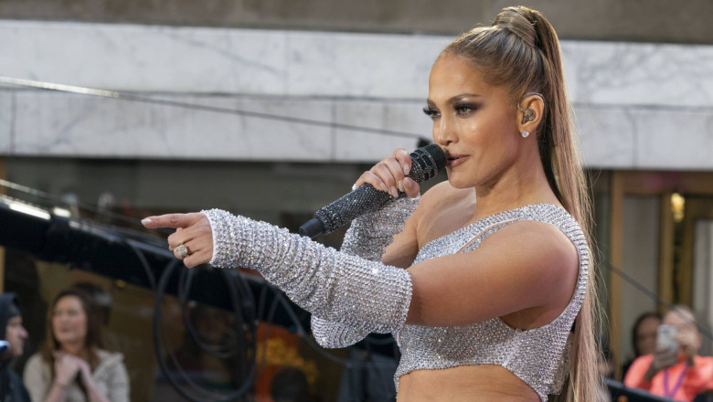 Jennifer Lopez a ajuns la București. Artista va susține un concert în această seară în Piața Constituției