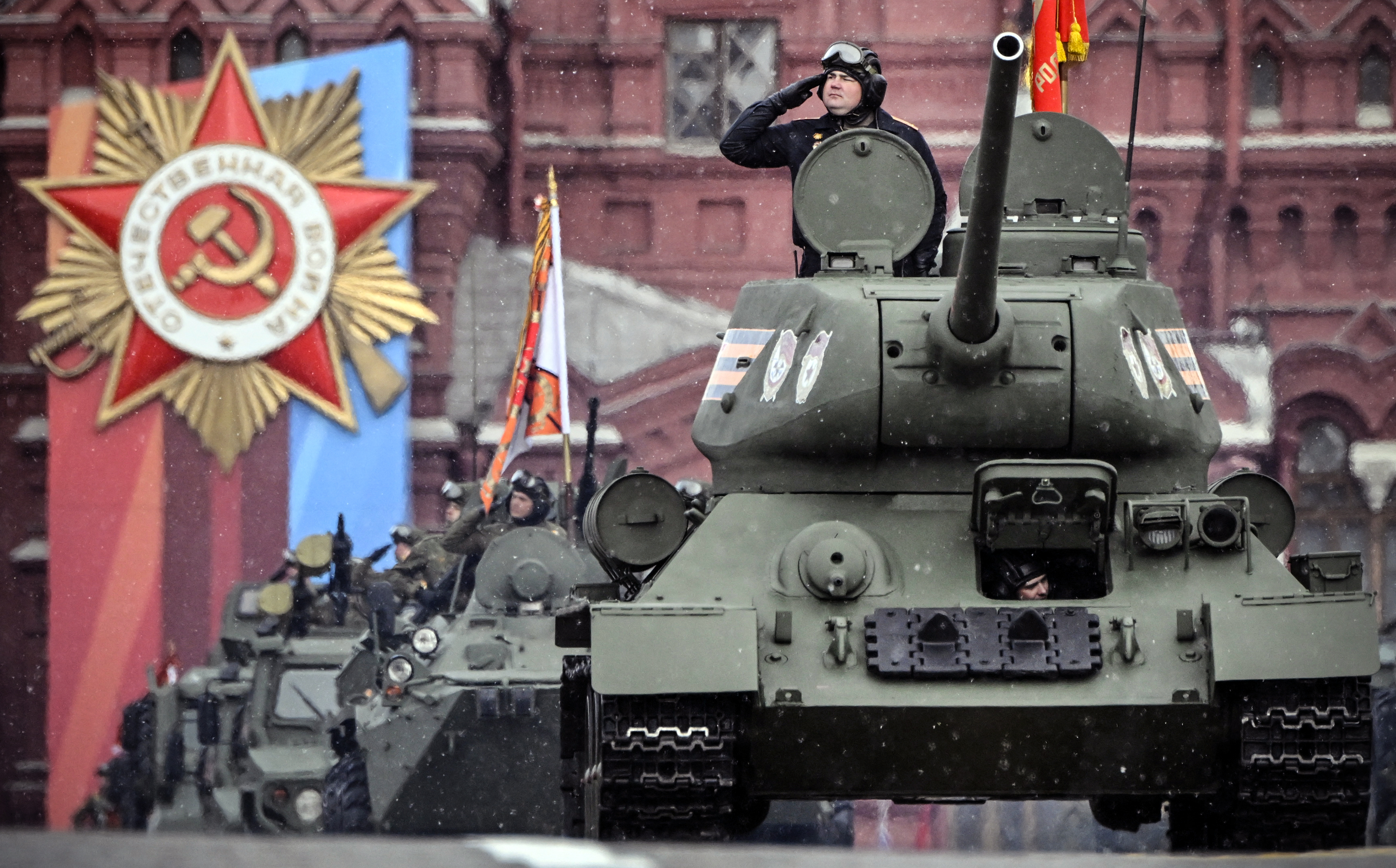 Stocurile rusești de arme din era sovietică au scăzut dramatic. Ce a crescut e dependența de aliații din Asia, China și Coreea de Nord