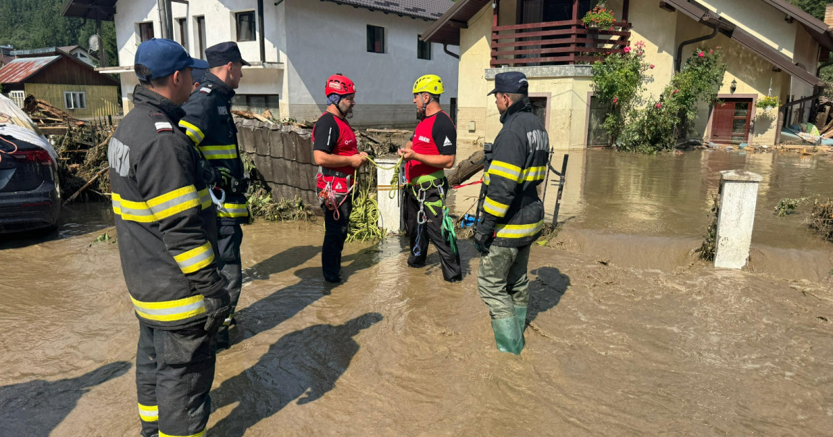 Cel puţin 600 de locuitori din Broşteni nu stau în casele lor, afirmă primarul orașului