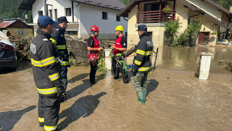 Cel puţin 600 de locuitori din Broşteni nu stau în casele lor, afirmă primarul orașului