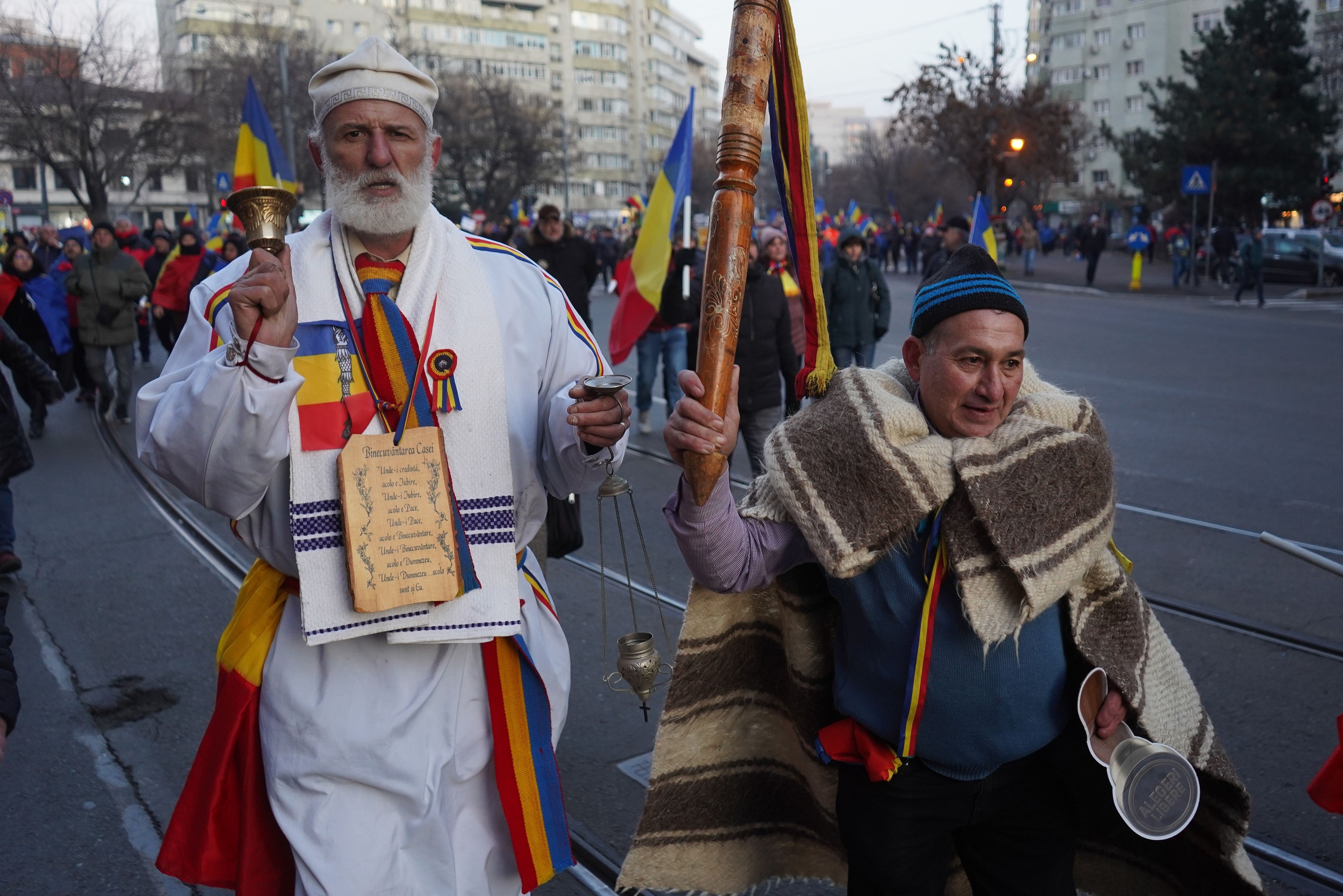 „Lipsiți de putere, dezamăgiți și deziluzionați” sau indiferența europenilor față de democrație. Ce cred românii (sondaj)