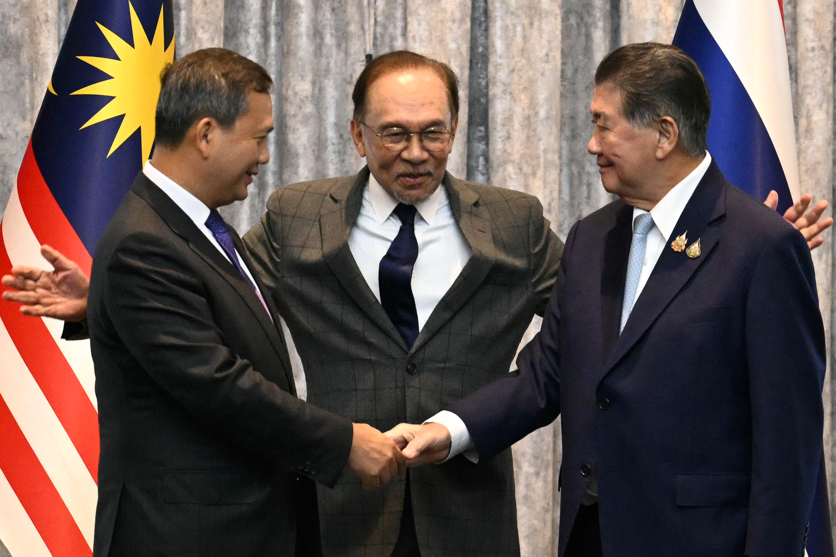 Thailanda si Cambodgia au ajuns la o înțelegere asupra unui armistițiu, de la miezul nopții, după cinci zile de lupte