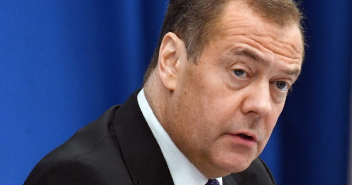 Medvedev conduce elaborarea manualelor școlare rusești