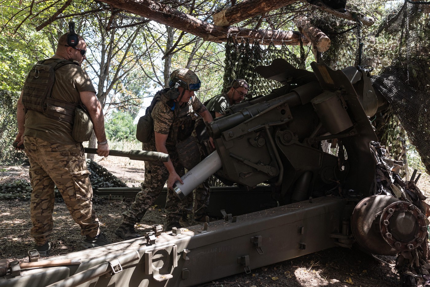 Ucraina își extinde armata. Zelenski permite înrolarea voluntară a seniorilor peste 60 de ani