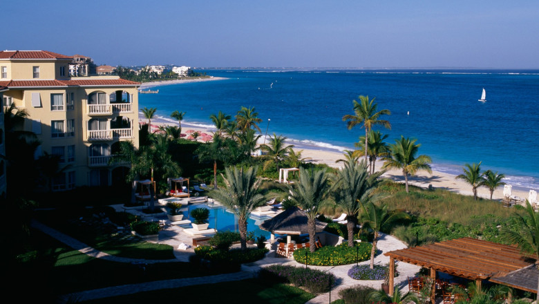 Violențele dintre găștile mafiote au cuprins un paradis turistic din Caraibe. Atac armat fără precedent în insulele Turks și Caicos