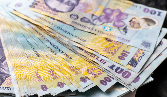 Pensiile private vor fi dublu impozitate. Câți bani îi va lua statul unei persoane care a adunat 28.000 de lei până la pensionare