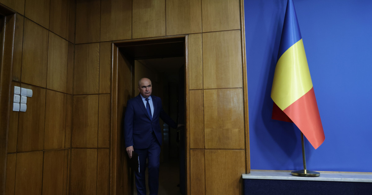 Bolojan discută reforma administrației: mai puțini angajați în localități