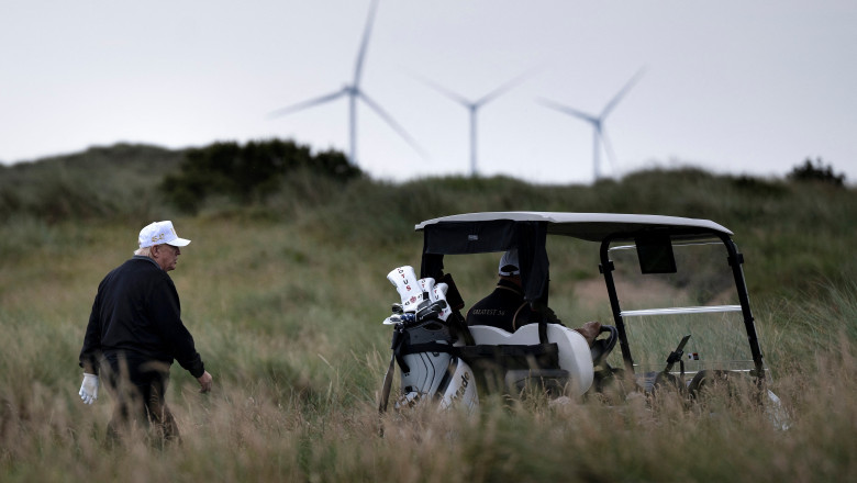 Motivul pentru care Trump urăște turbinele eoliene. Legătura cu Scoția și investițiile în terenuri de golf