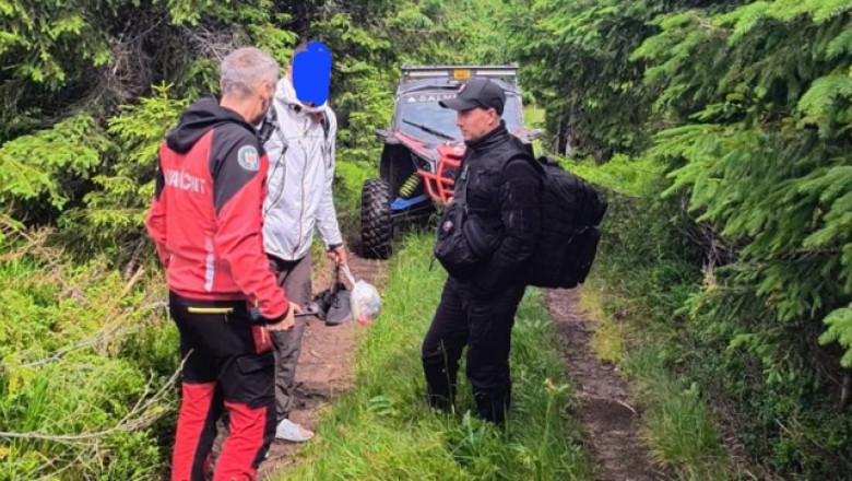 VIDEO&FOTO  Trei ucraineni au fost recuperaţi de pe munte, în Maramureș. Unul este în stare critică