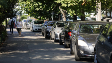 parcare trotuar auto