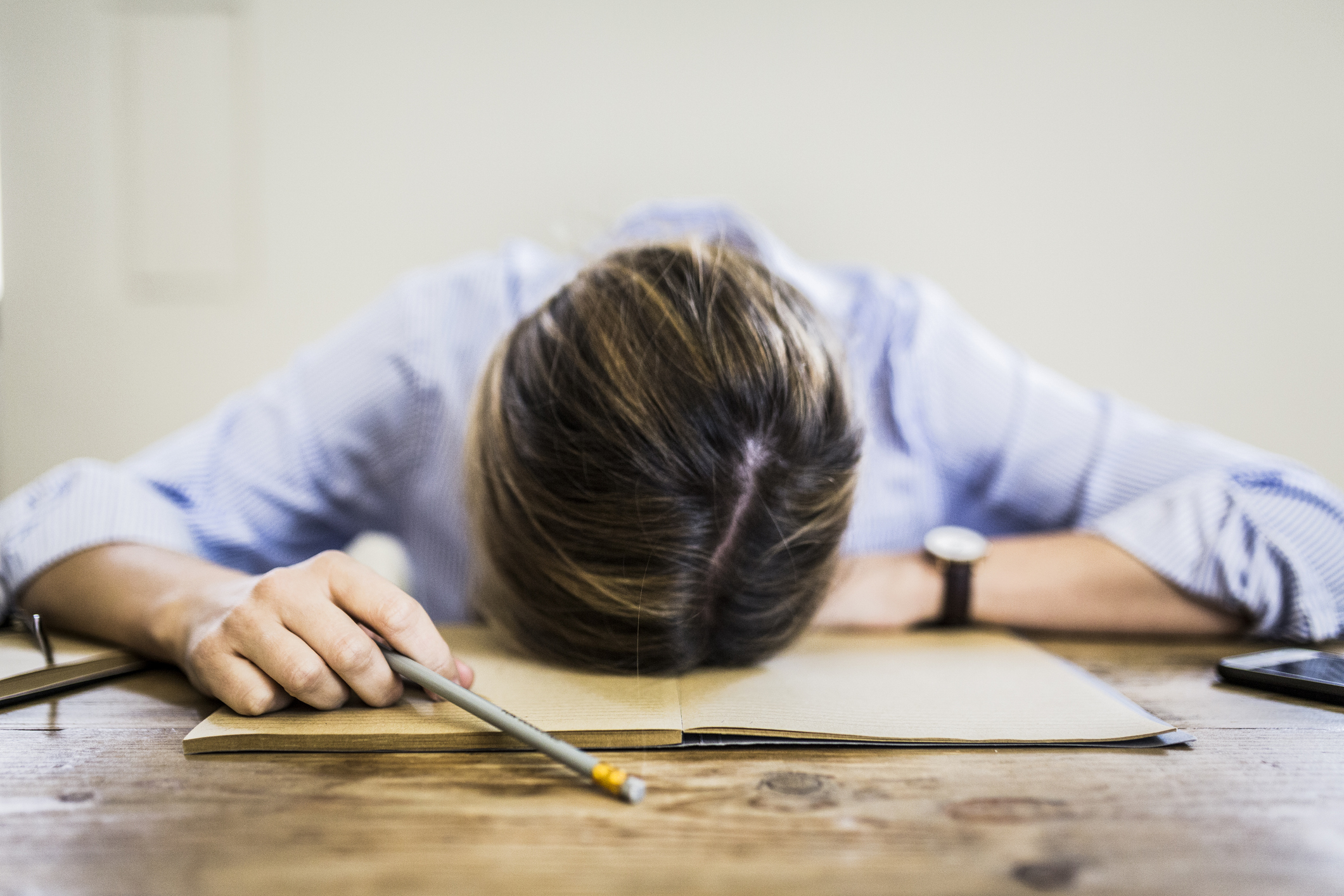 Românilor nu le place să facă ore suplimentare la muncă. Doar 1,8% muncesc peste 49 de ore săptămânal