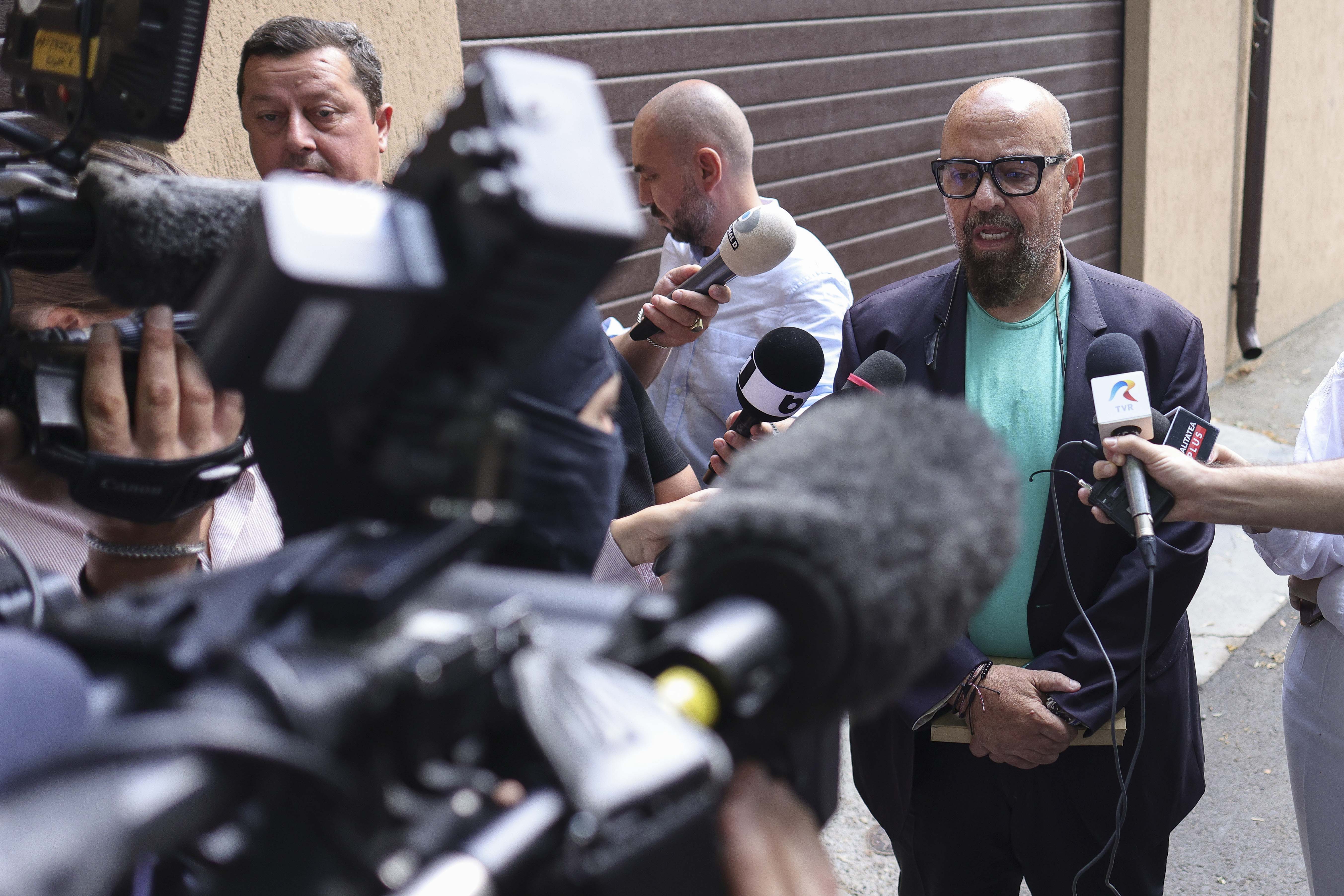 Cum lăuda Piedone pe TikTok hotelul unde, potrivit DNA, a făcut un control anunțat: „Miroase a fresh. Aveți hotel de 200 de stele”