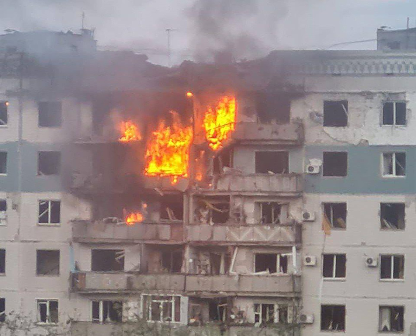 Val de atacuri în Ucraina: un copil a fost ucis în Kramatorsk, unde rușii au lansat bombe glisante. Odesa și Sumî, lovite cu drone