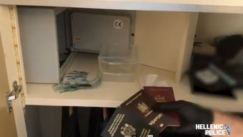 VIDEO  Percheziții în locuința unde se ascundea fugarul Vladimir Plahotniuc. Anchetatorii au găsit 17 pașapoarte și acte de identitate false