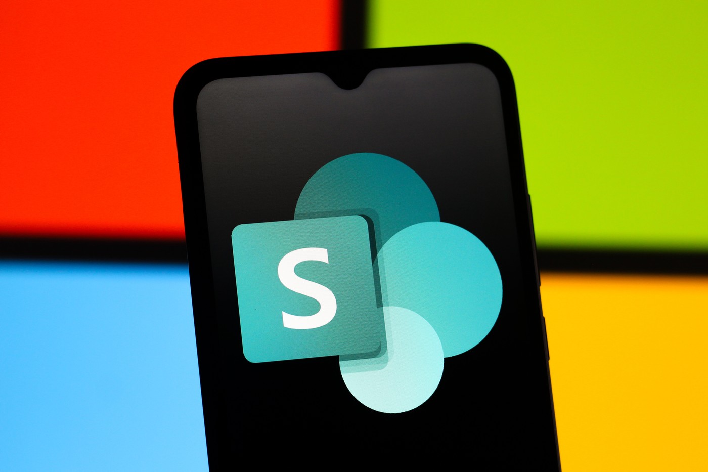 Microsoft: „Actori răuvoitori” din China au spart servere cu documente de la sute de agenții guvernamentale, în special din SUA