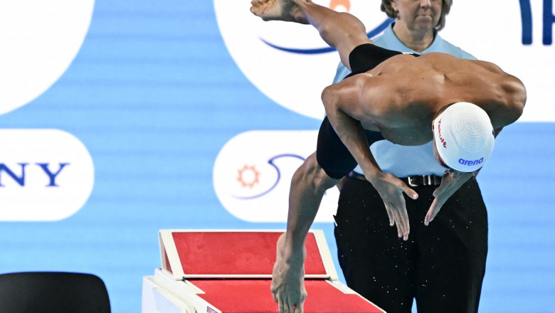 David Popovici s-a calicat în semifinale, la proba de 100 m liber, la Mondialele de natație din Singapore