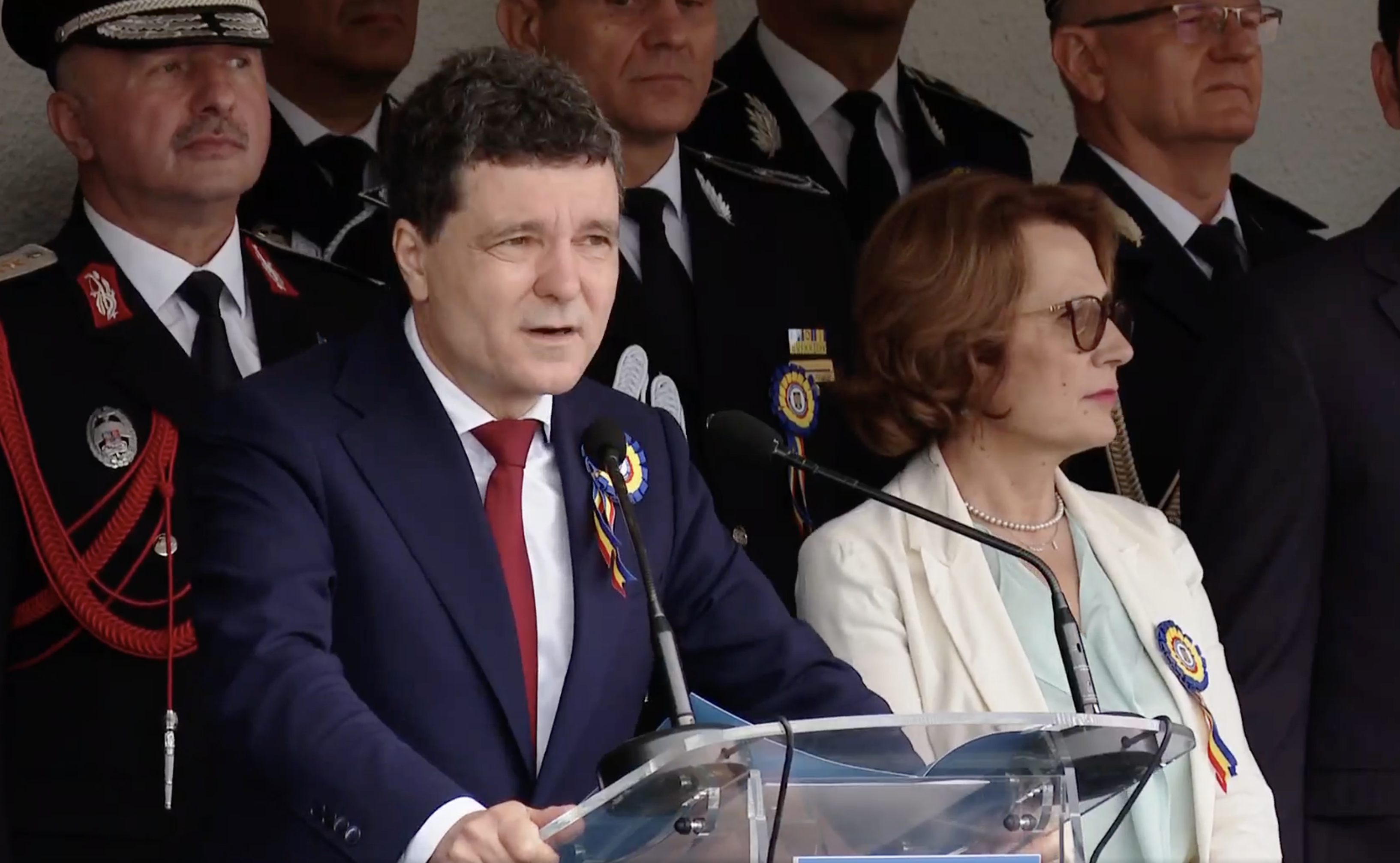 Nicușor Dan, către absolvenții de la Academia de Poliție: Încrederea românilor în stat vine din încrederea în interfața lui