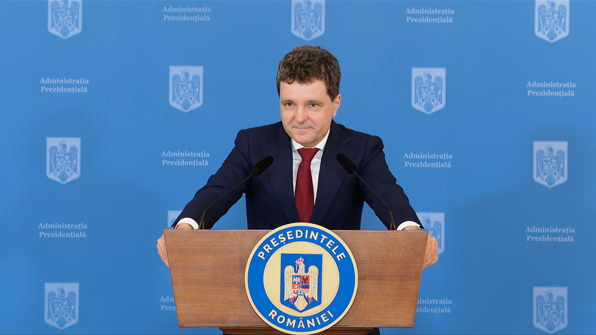 De ce a lipsit Nicușor Dan de la Ziua Marinei. Imagini cu președintele și familia sa la o mănăstire