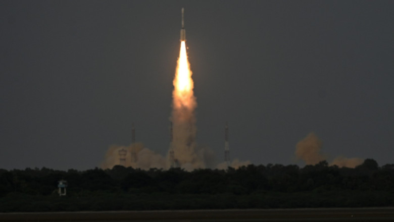 VIDEO  Un satelit revoluționar lansat de India și SUA va detecta din spațiu cutremure, alunecări de teren și topirea ghețarilor