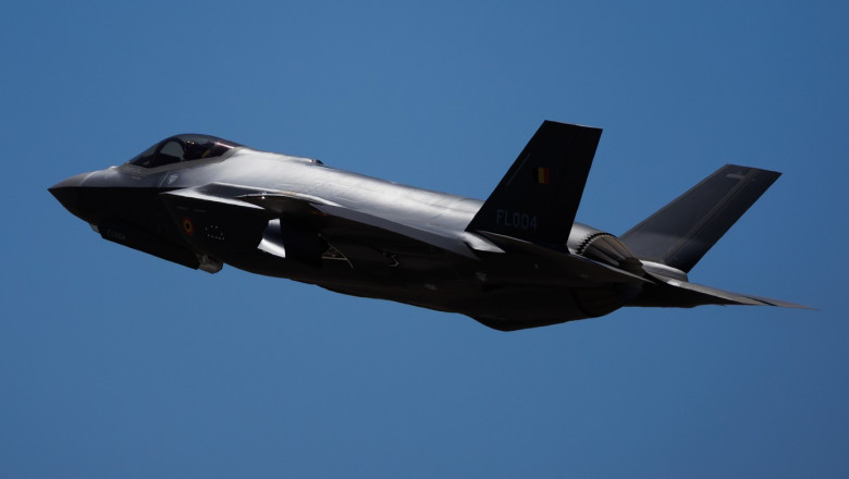 VIDEO  Un avion F-35 al Marinei SUA s-a prăbuşit în California. Pilotul a reuşit să se catapulteze în siguranţă