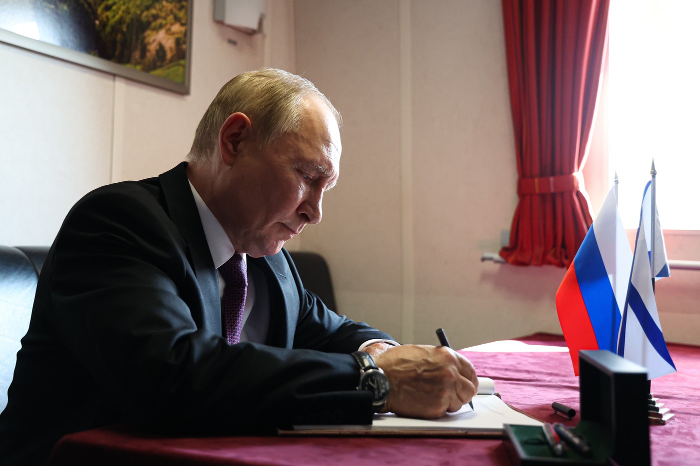 Putin a semnat legea care interzice căutările „extremiste” pe internet și promovarea VPN-urilor